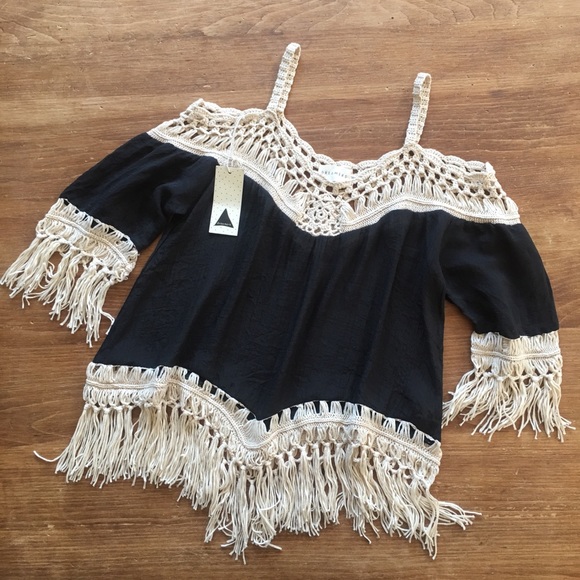 Dreamers NWT Boho Crocheted Peasant Top - Picture 3 of 8